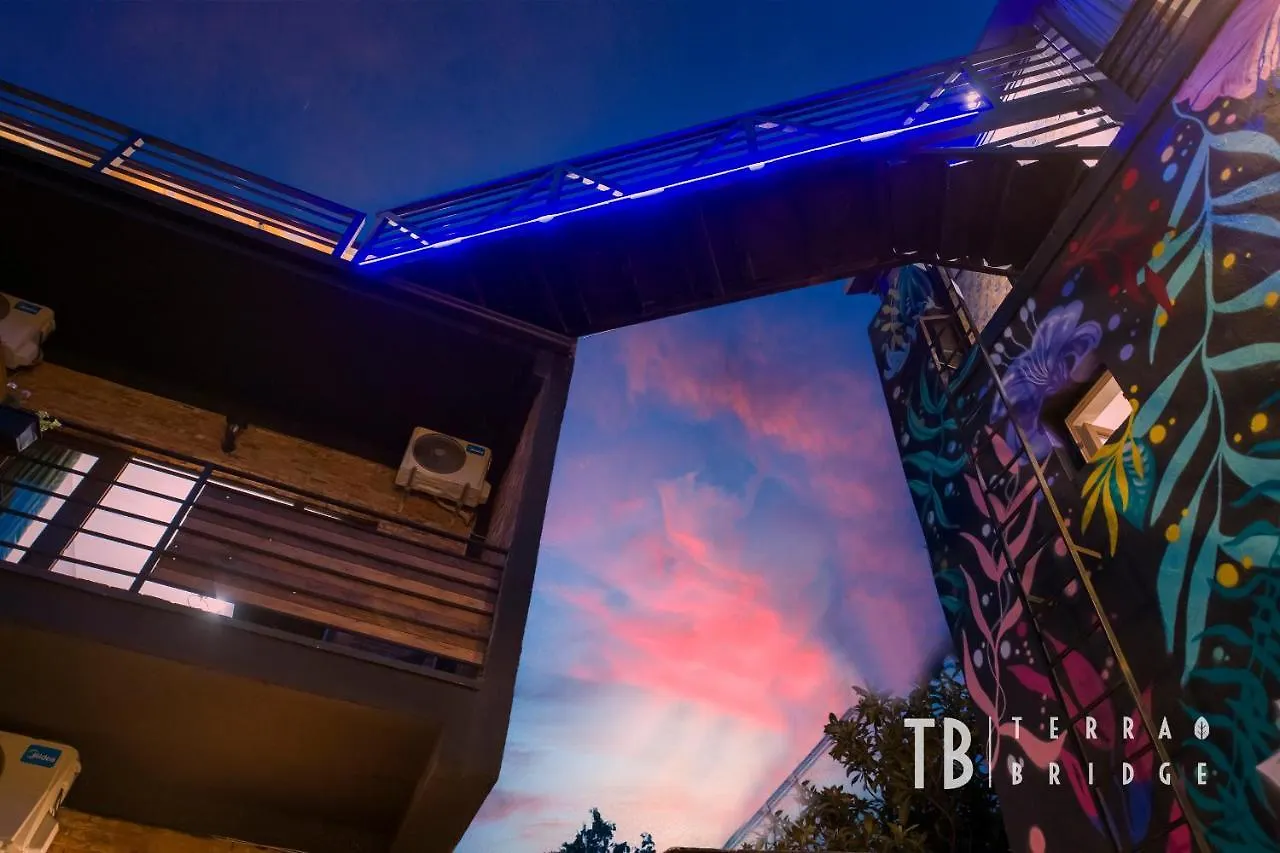 Terra Bridge Otel Tiflis Gürcistan