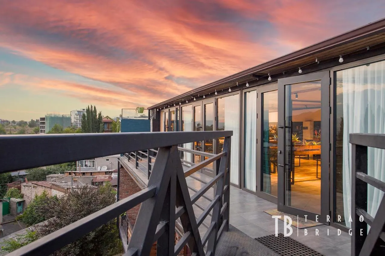 Terra Bridge Otel Tiflis 0*,  Gürcistan