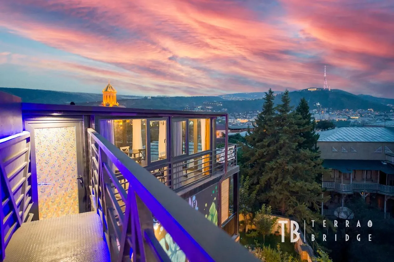 Terra Bridge Otel Tiflis