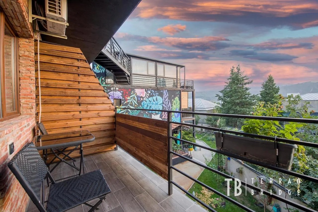 Terra Bridge Otel Tiflis